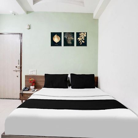 אחמדאבאד Hotel O Vanya Palace מראה חיצוני תמונה