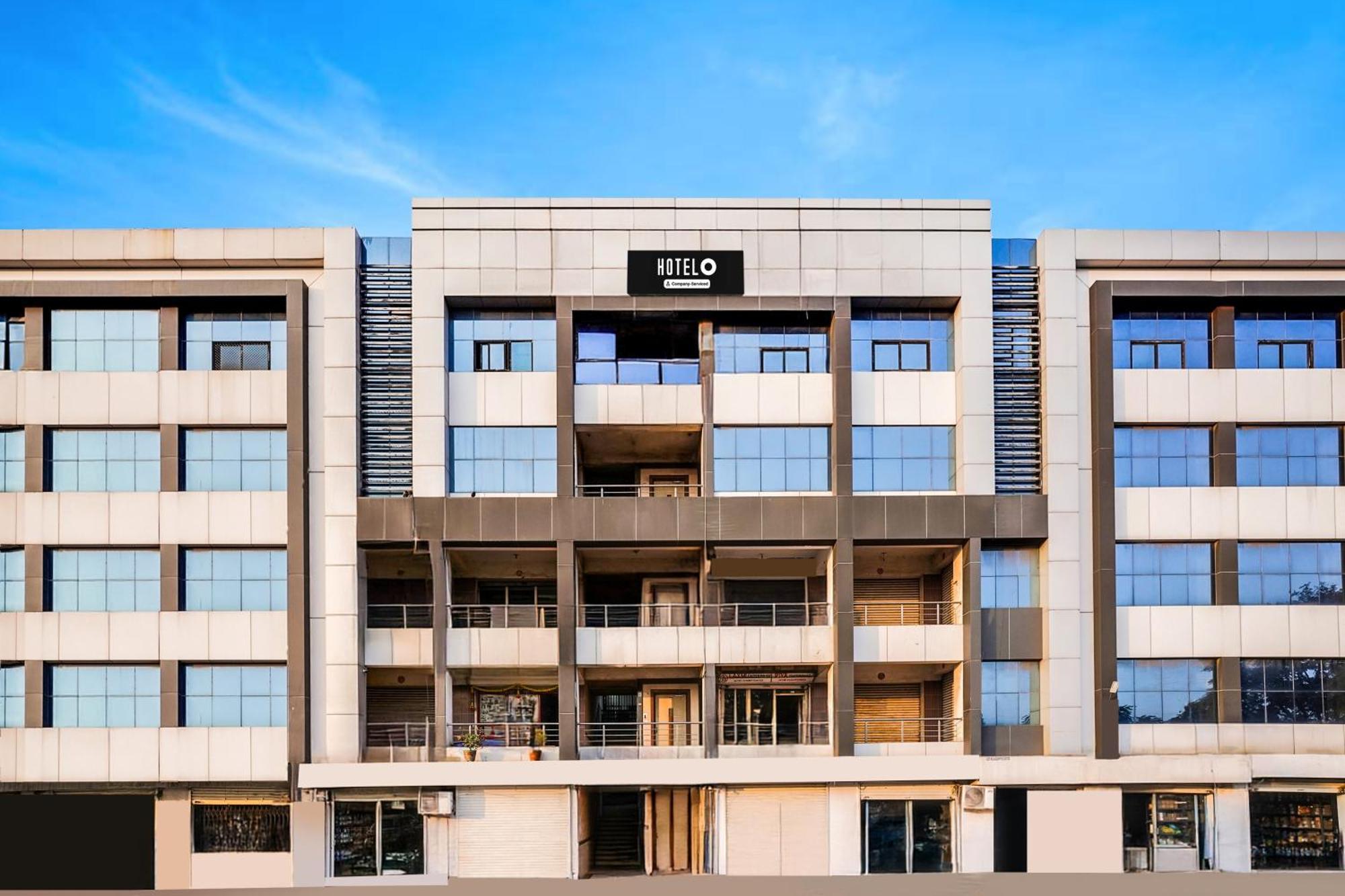 אחמדאבאד Hotel O Vanya Palace מראה חיצוני תמונה