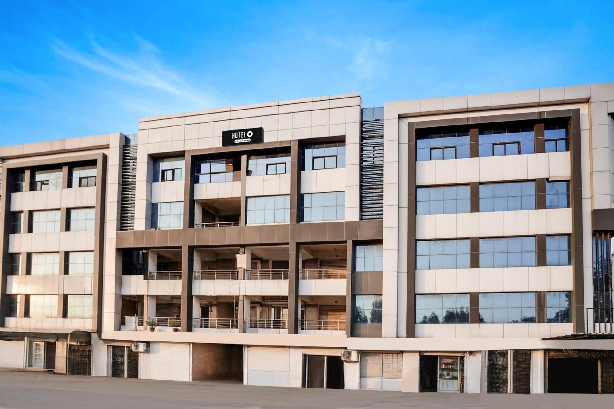 אחמדאבאד Hotel O Vanya Palace מראה חיצוני תמונה