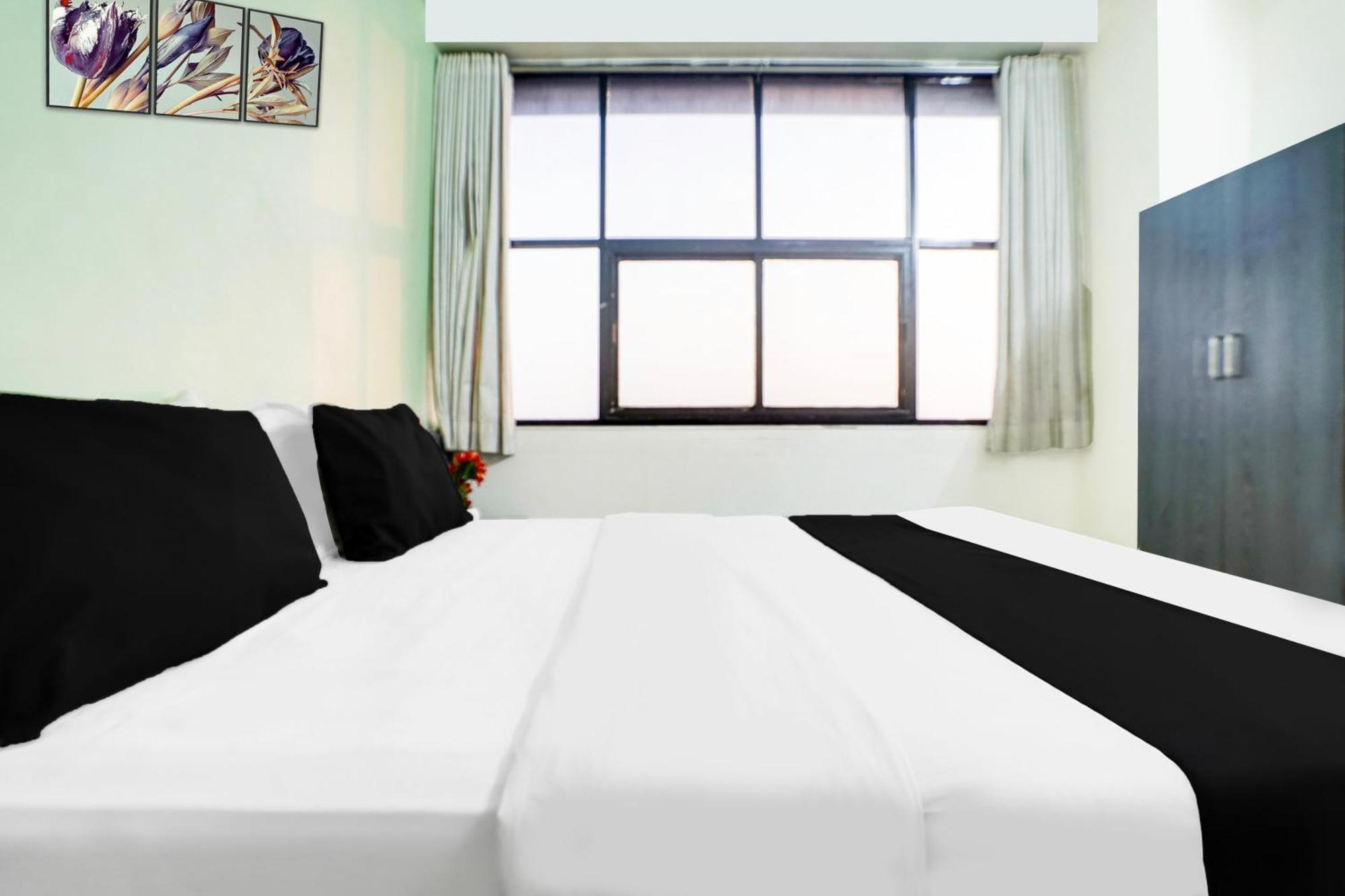 אחמדאבאד Hotel O Vanya Palace מראה חיצוני תמונה